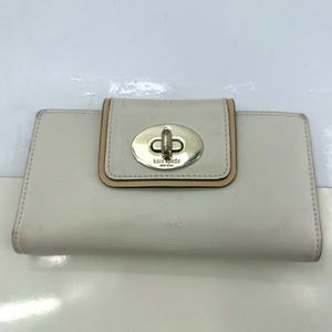 *Kate Spade Cream Leather Wallet Large Card Sleeves Metal Clasp Closure